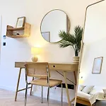 Golden Wabi-Sabi Apartment, Prague